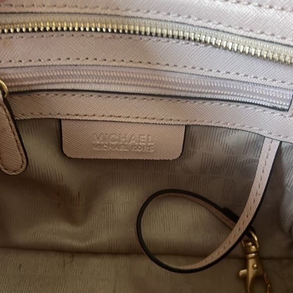 Michael Kors Pink Leather Selma Crossbody Studded Bag - Picture 9 of 13